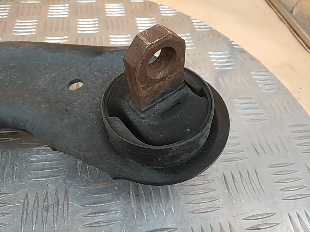 Рычаг задний продольный левый