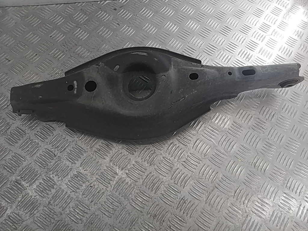 Рычаг задний