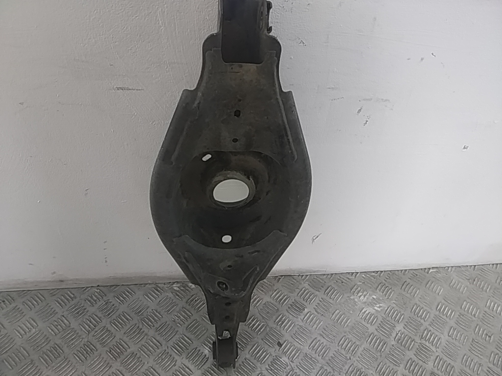 Рычаг задний