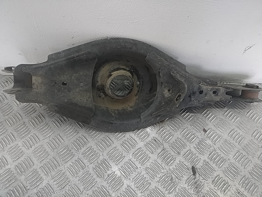 Рычаг задний