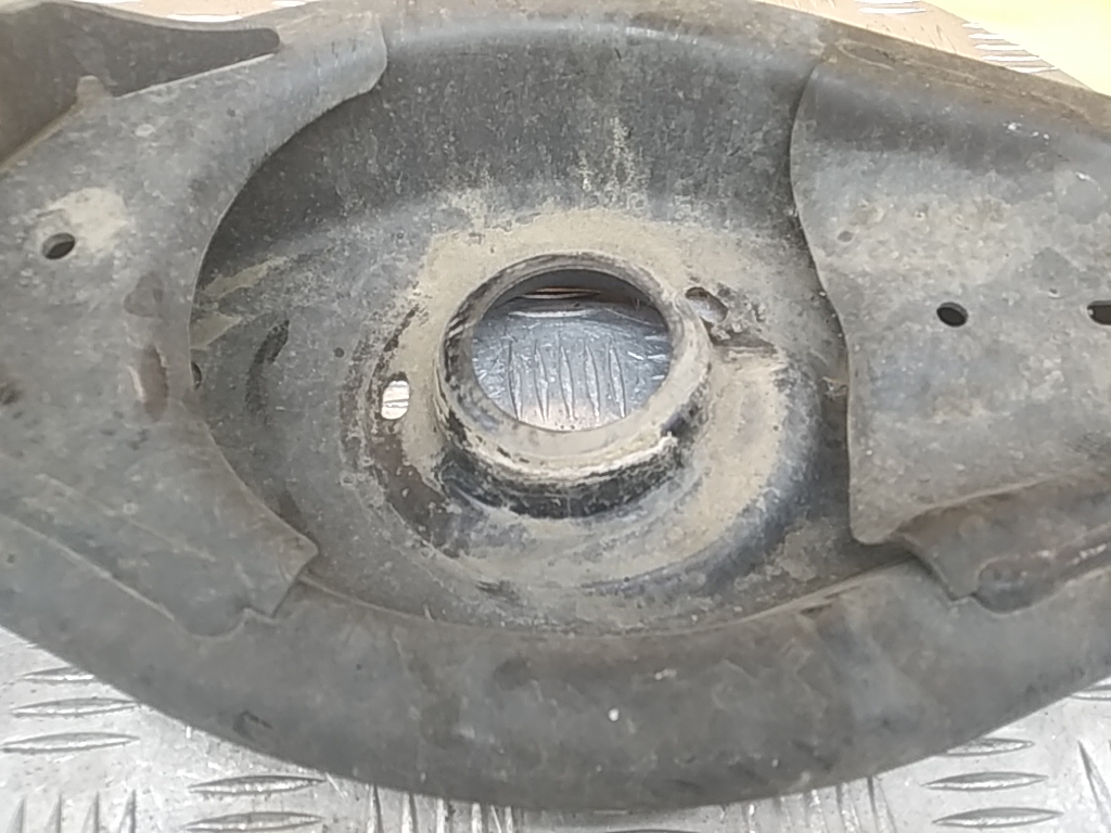 Рычаг задний