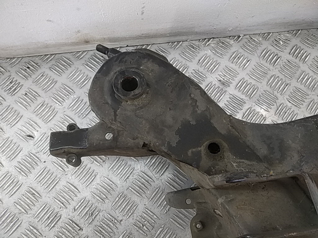 Балка задняя