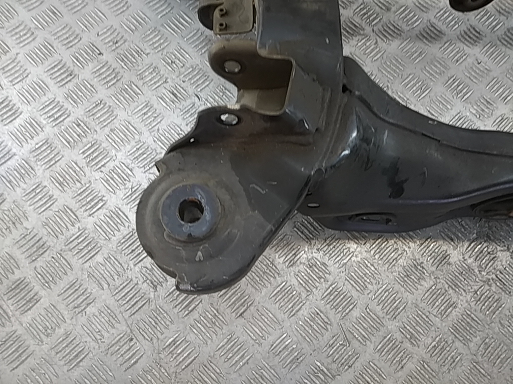 Балка задняя