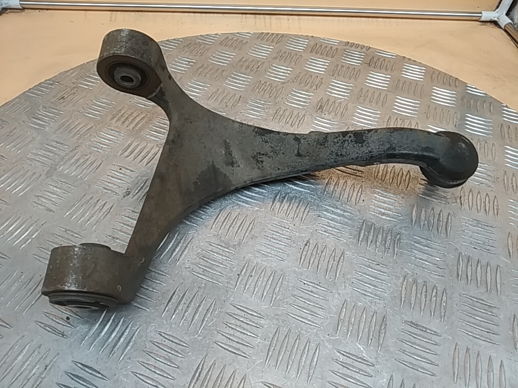 Рычаг задний правый