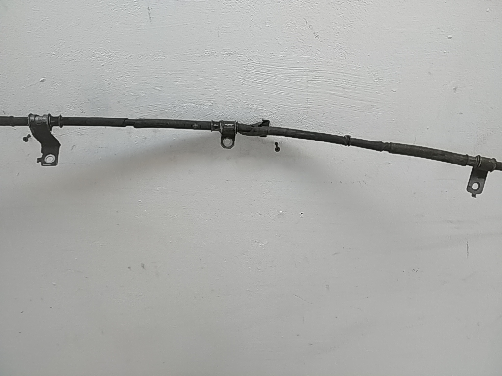 Трос стояночного тормоза правый