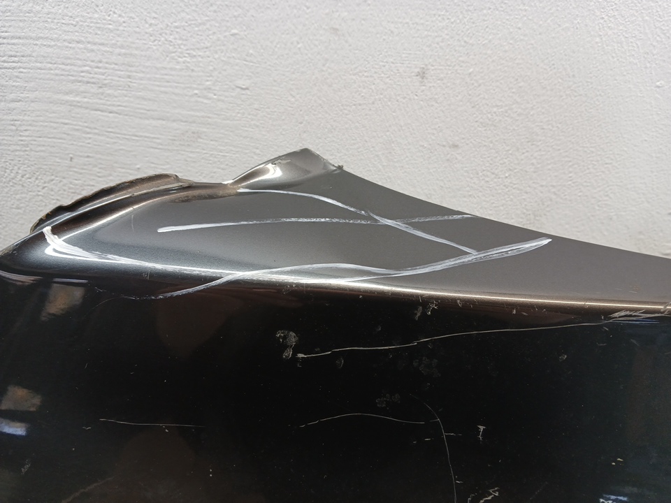 Крыло переднее левое