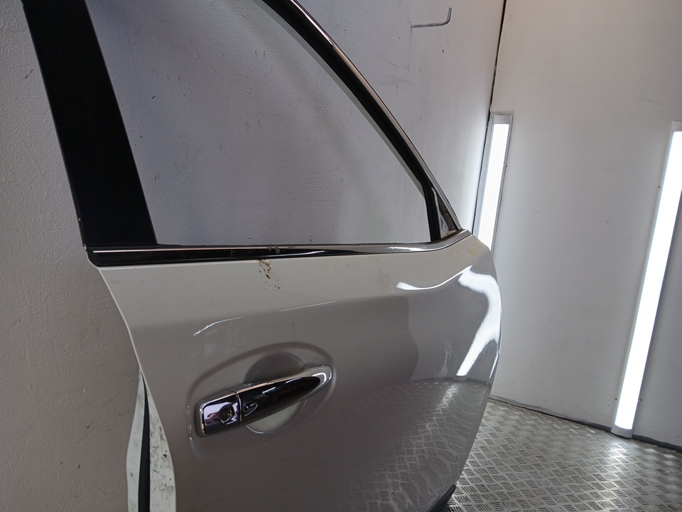 Накладка стекла переднего правого