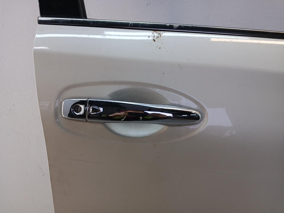 Ручка двери передней наружная правая