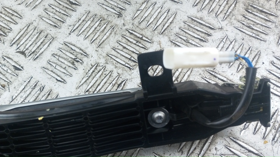 Ручка двери передней наружная правая