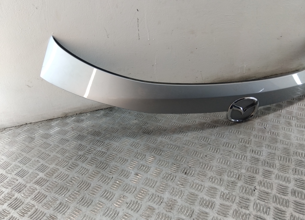 Накладка двери багажника