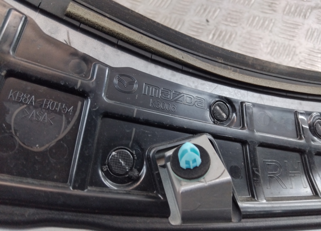 Накладка двери багажника