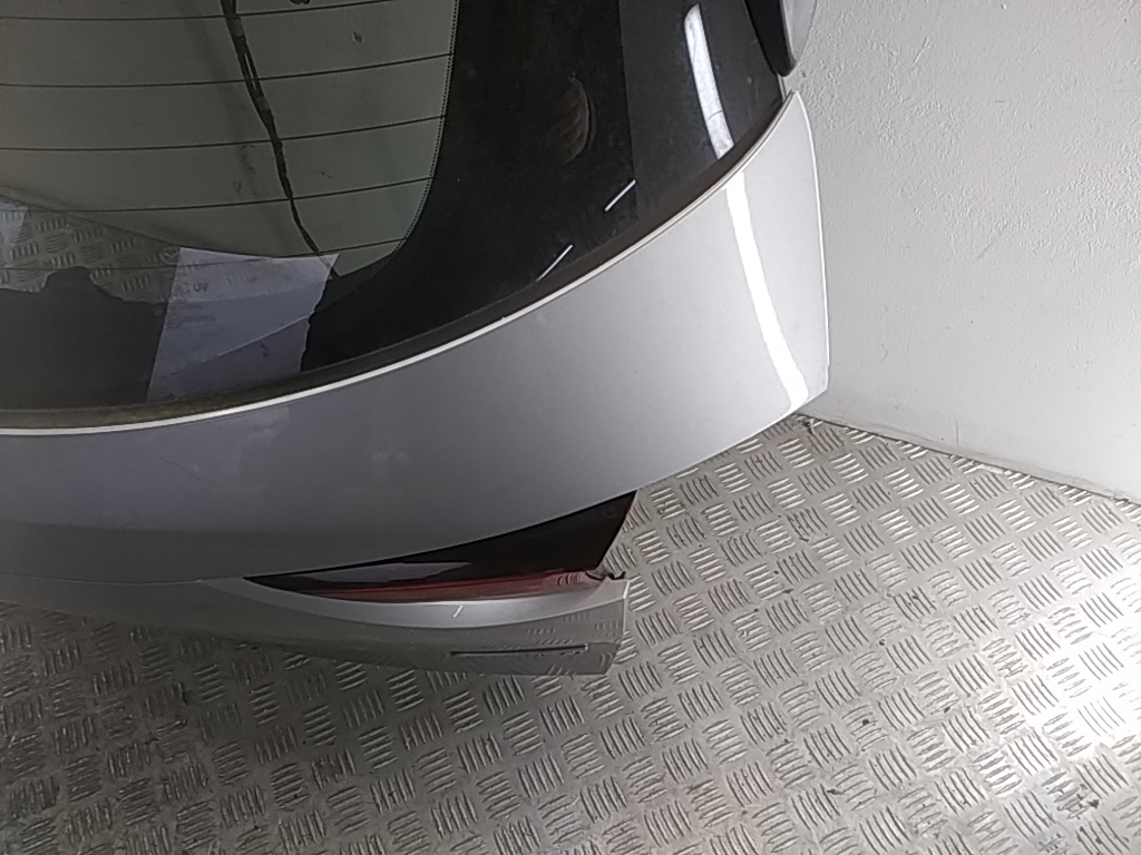 Накладка двери багажника