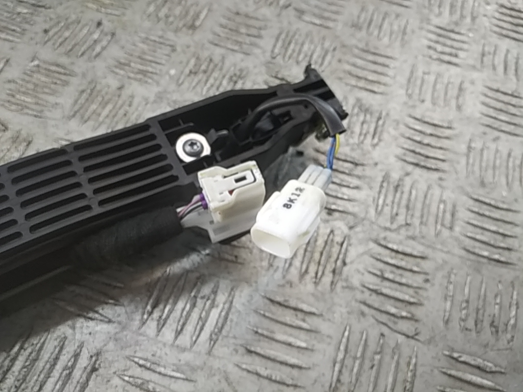 Ручка двери передней наружная левая