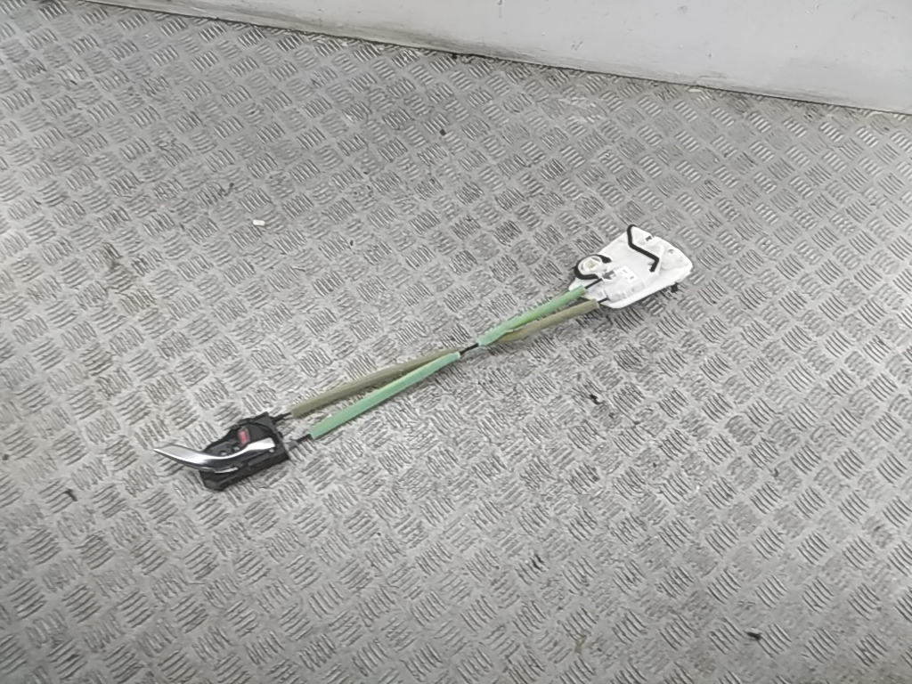 Замок двери передней левой