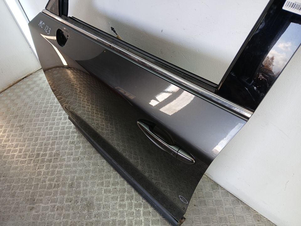 Накладка стекла переднего левого