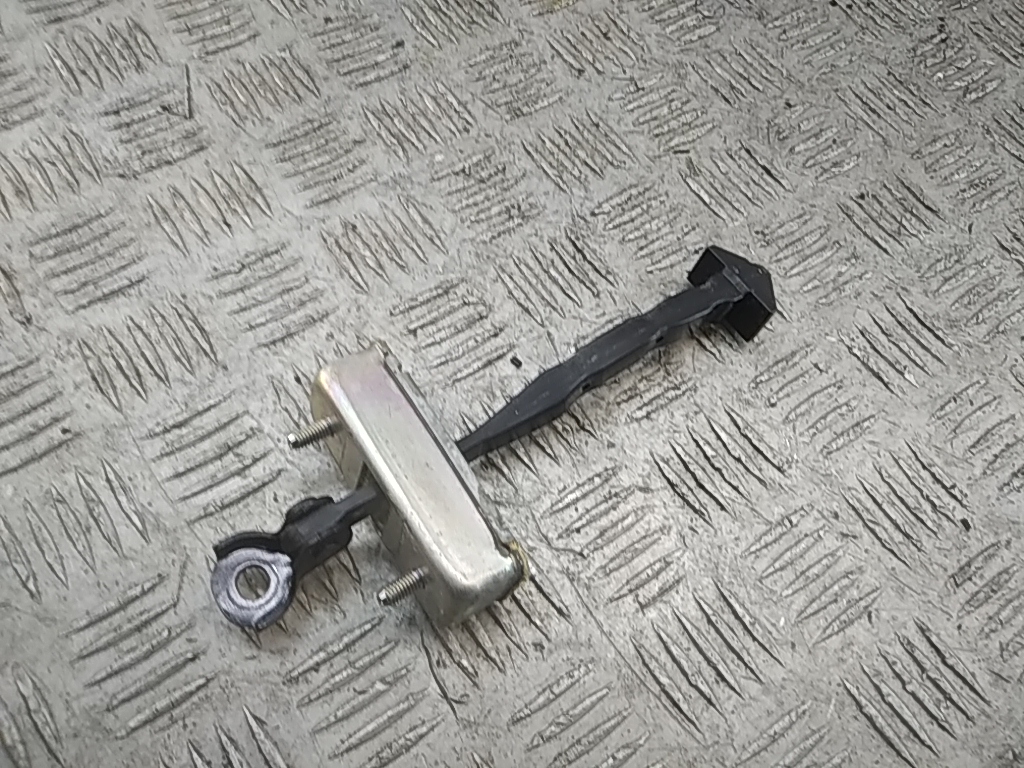 Ограничитель двери