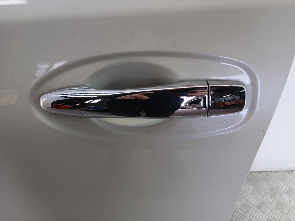 Ручка двери передней наружная левая