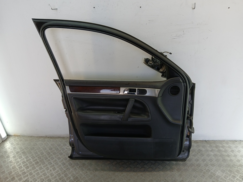 Дверь передняя левая