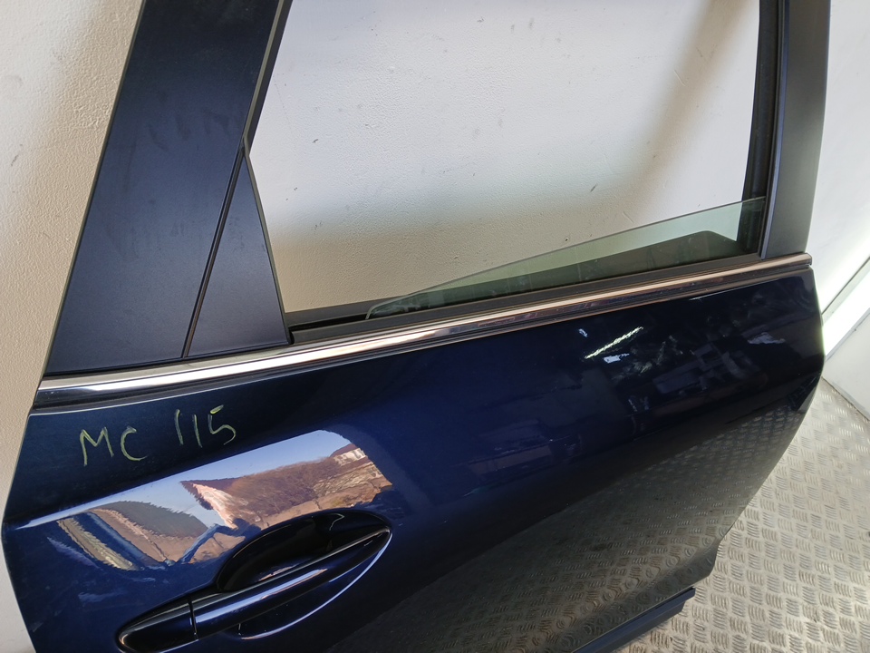 Накладка стекла заднего правого