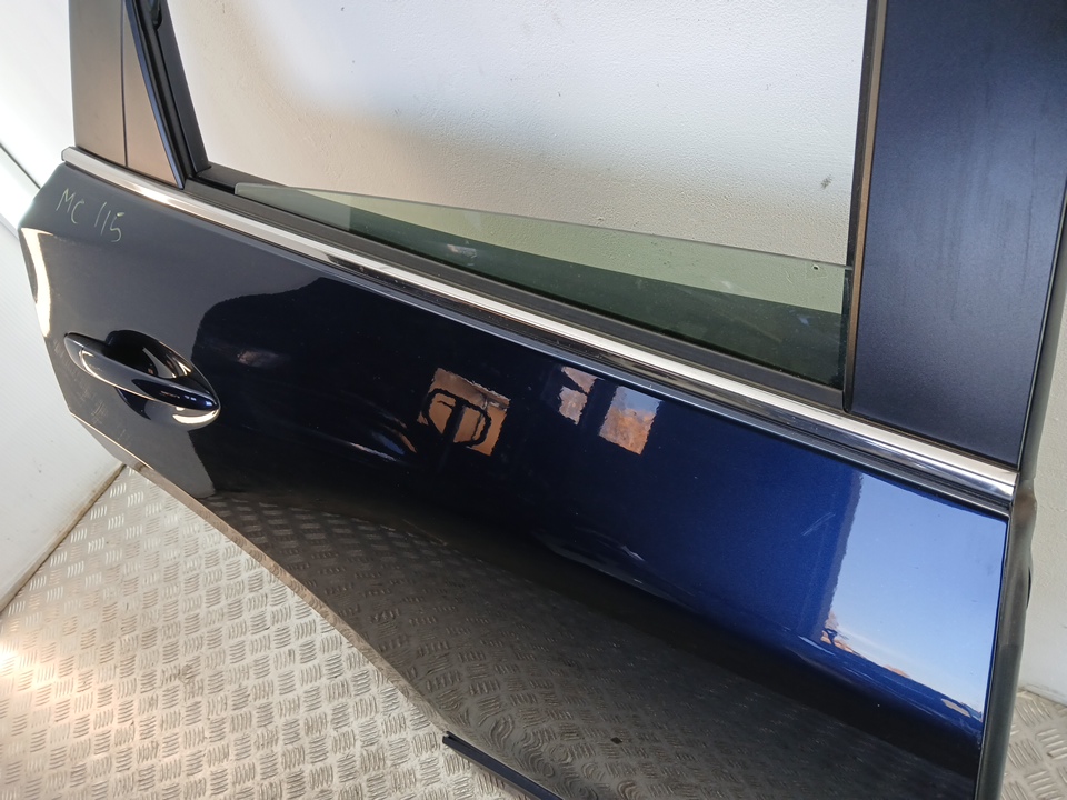 Накладка стекла заднего правого