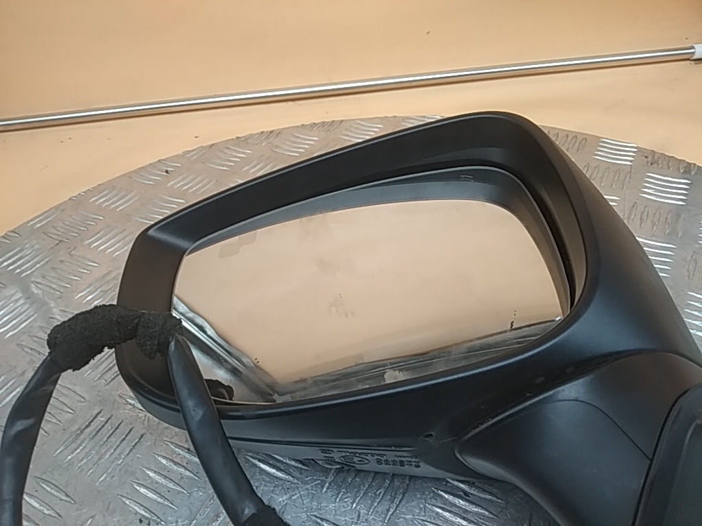 Зеркало левое электрическое