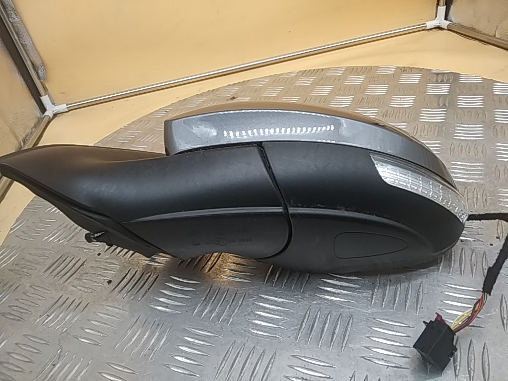 Зеркало левое электрическое