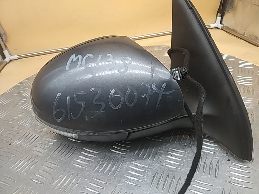 Зеркало правое электрическое