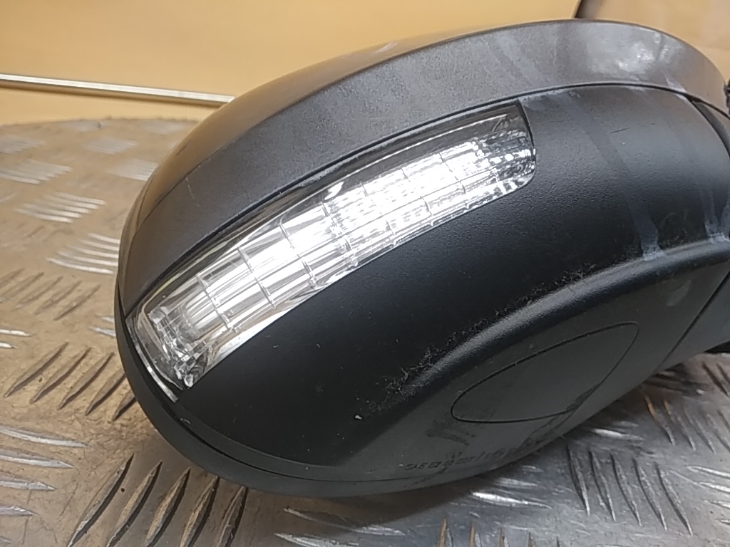 Зеркало правое электрическое