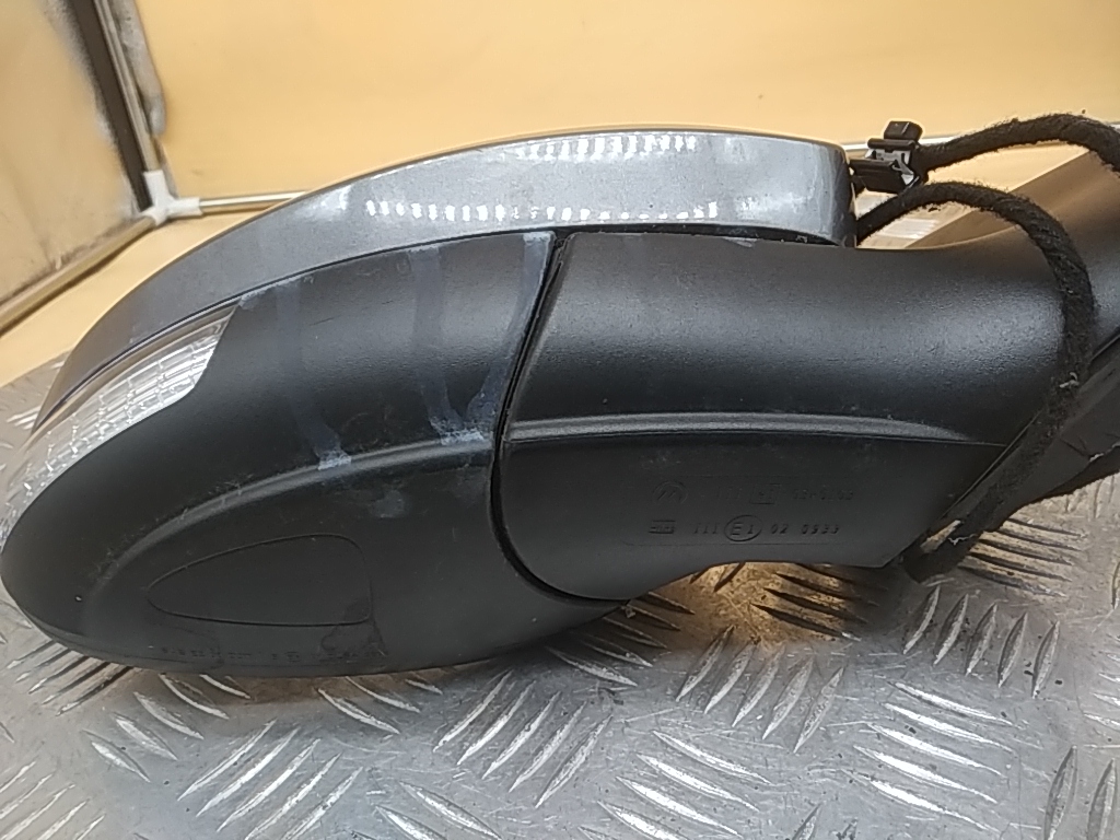 Зеркало правое электрическое