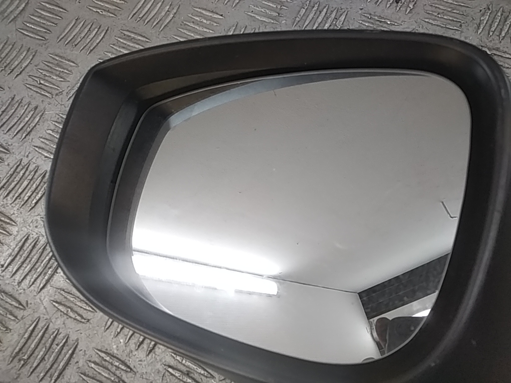 Зеркало левое электрическое