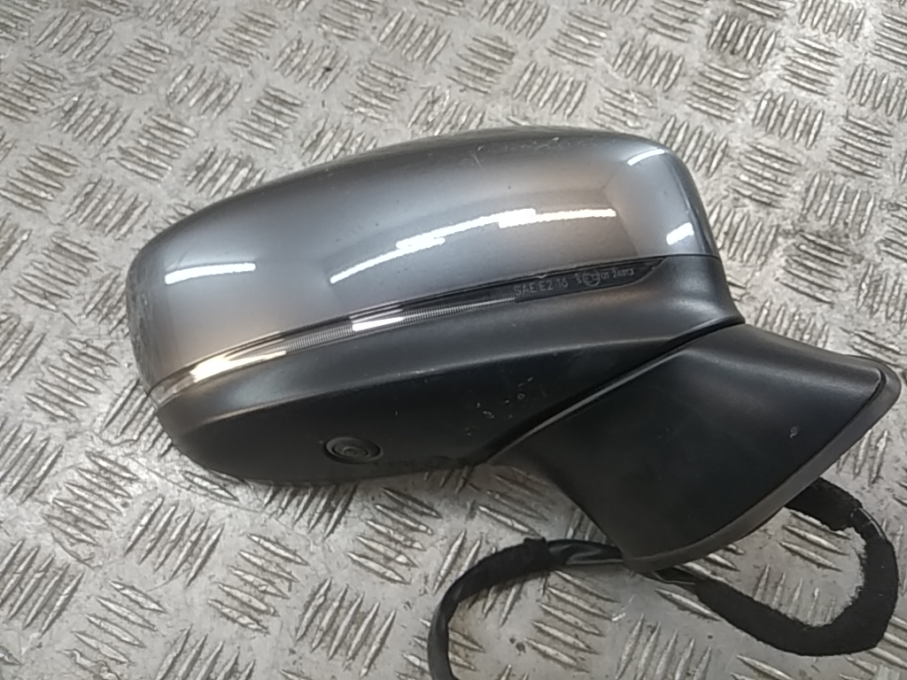 Зеркало правое электрическое