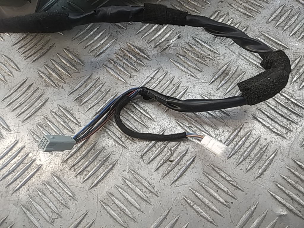 Зеркало правое электрическое