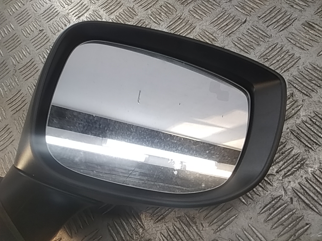 Зеркало правое электрическое