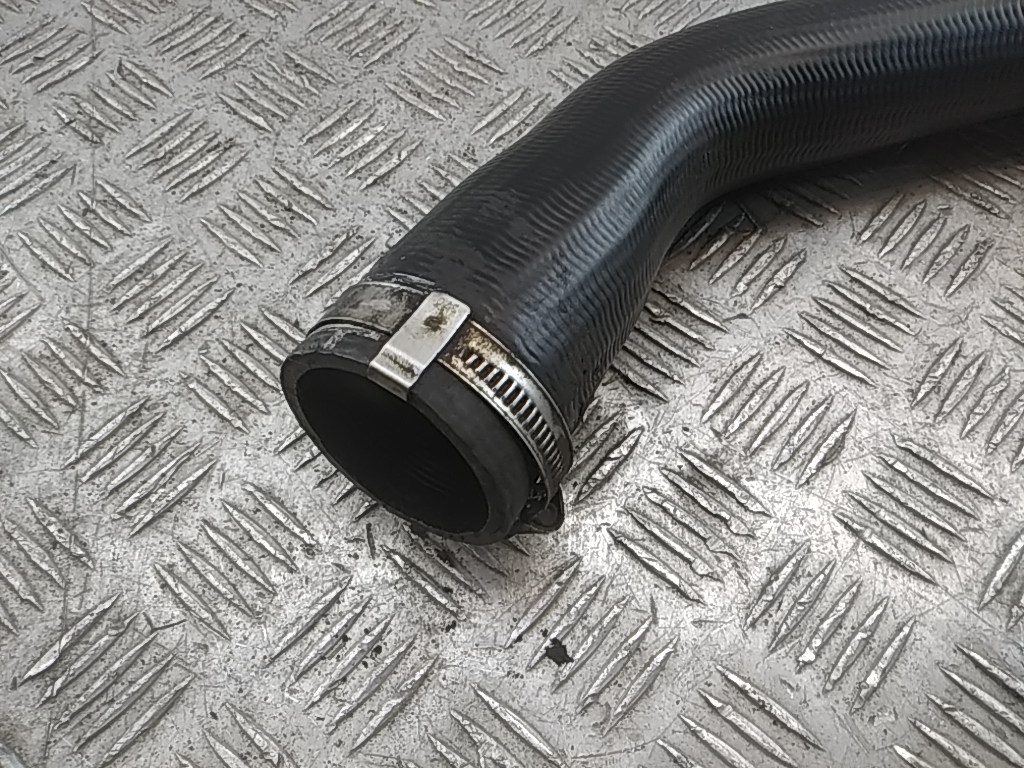 Патрубок интеркулера