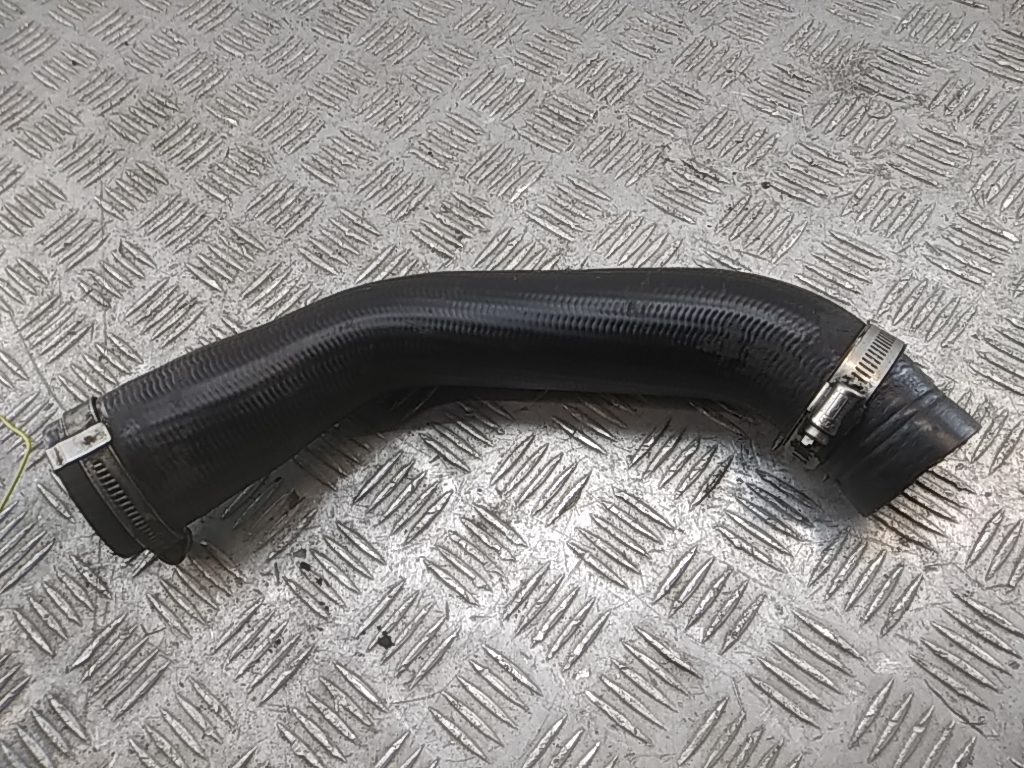 Патрубок интеркулера