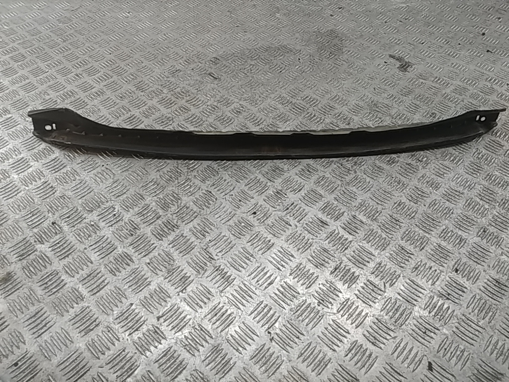 Усилитель переднего бампера