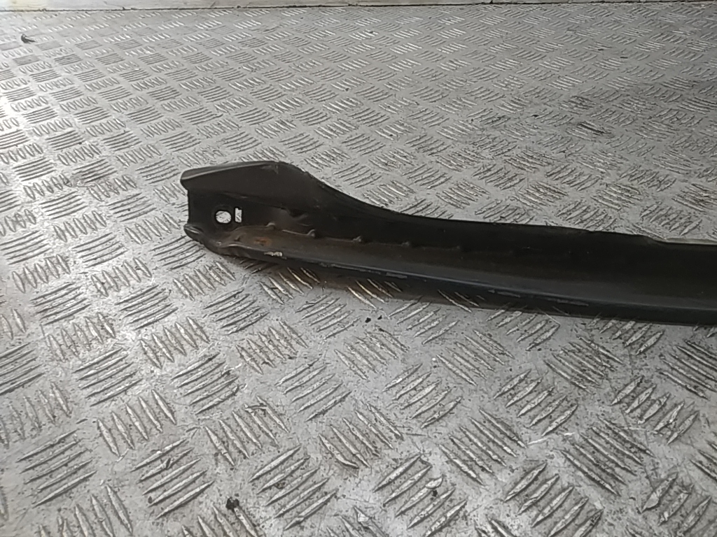 Усилитель переднего бампера