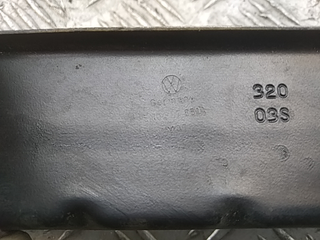 Усилитель переднего бампера