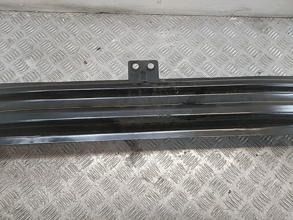 Усилитель переднего бампера