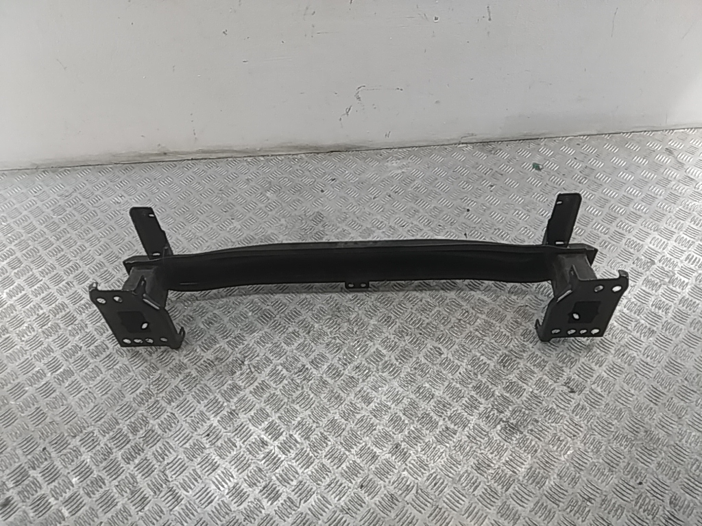 Усилитель переднего бампера