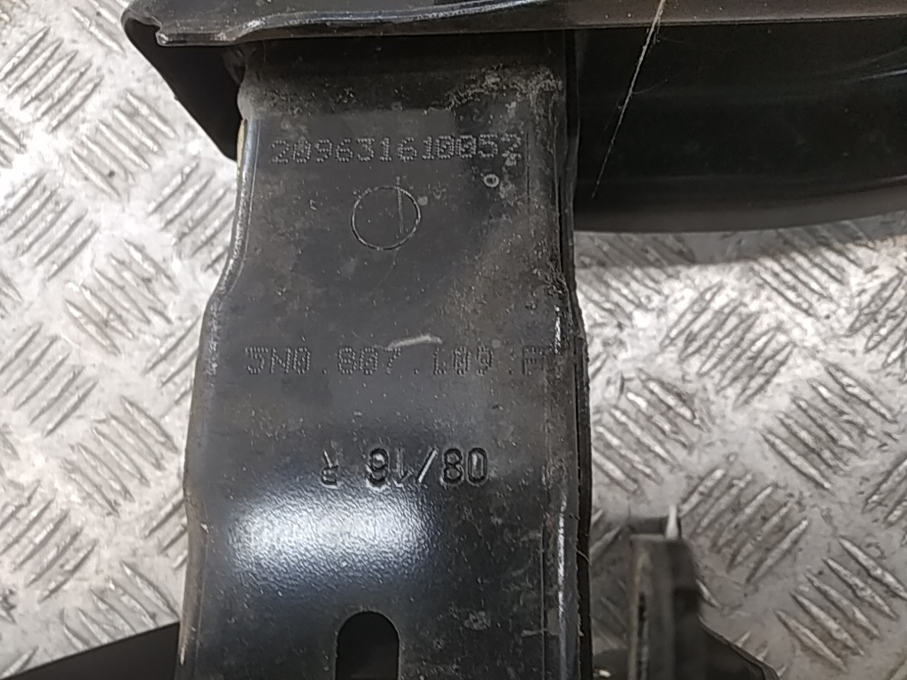 Усилитель переднего бампера