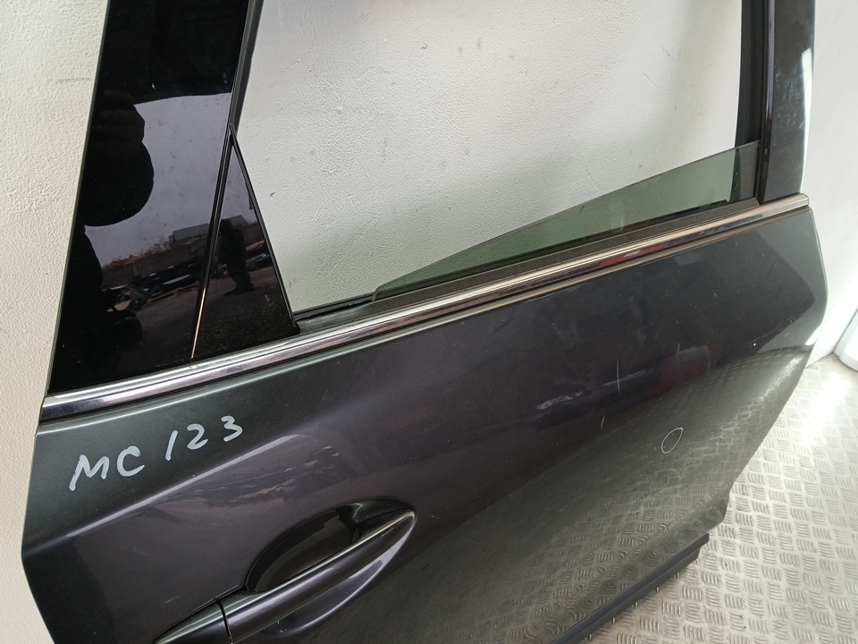 Накладка стекла заднего правого