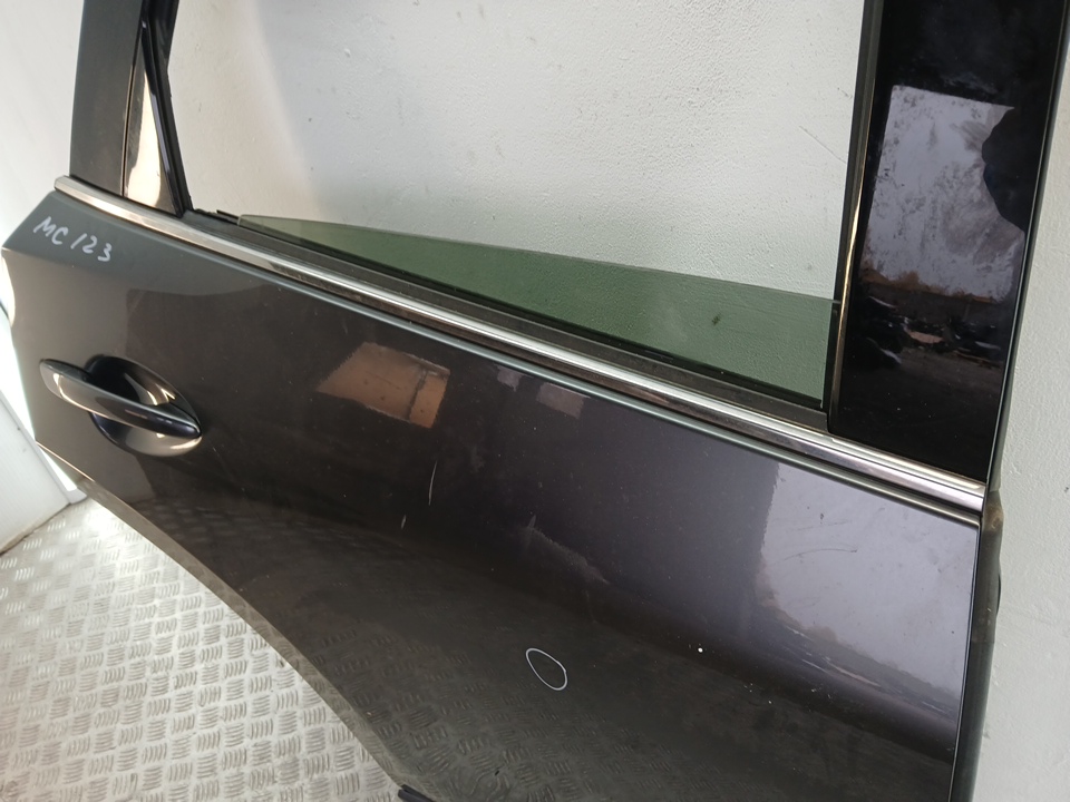 Накладка стекла заднего правого