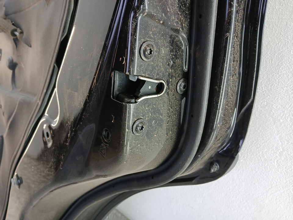 Замок двери задней правой