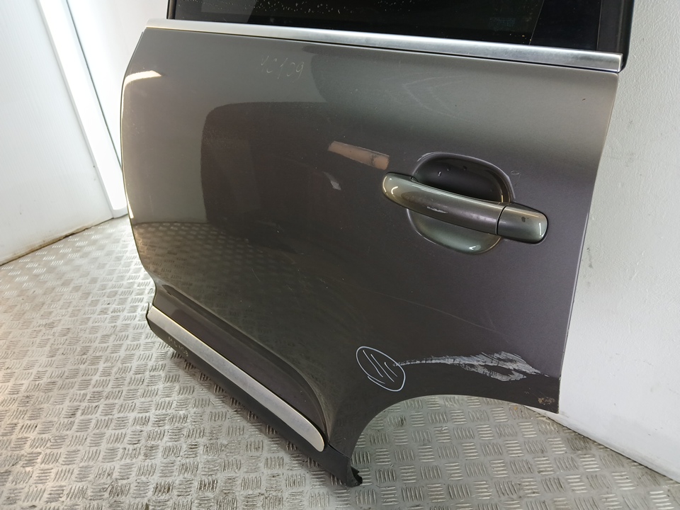 Дверь задняя левая