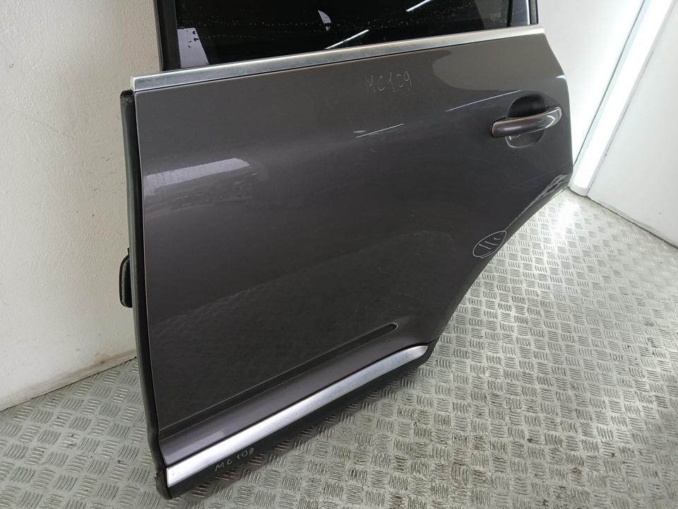 Дверь задняя левая