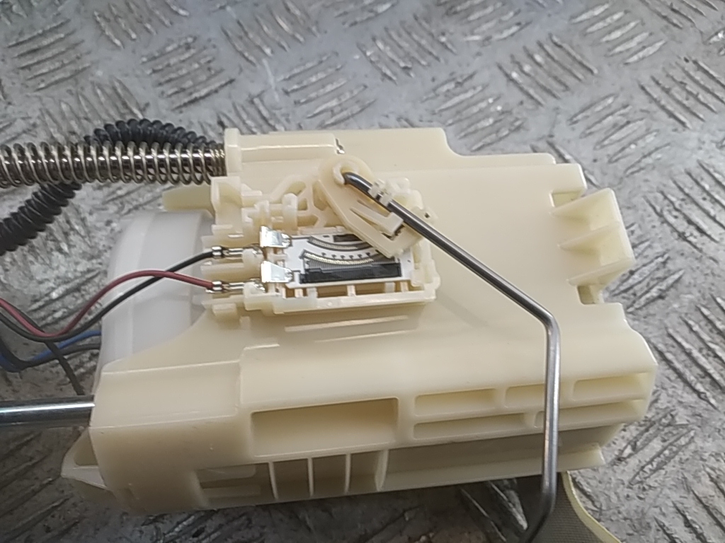 Насос топливный электрический