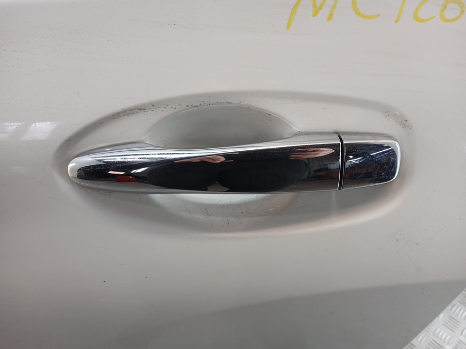 Ручка двери задней наружная левая