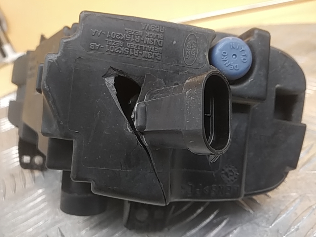 Фара противотуманная левая