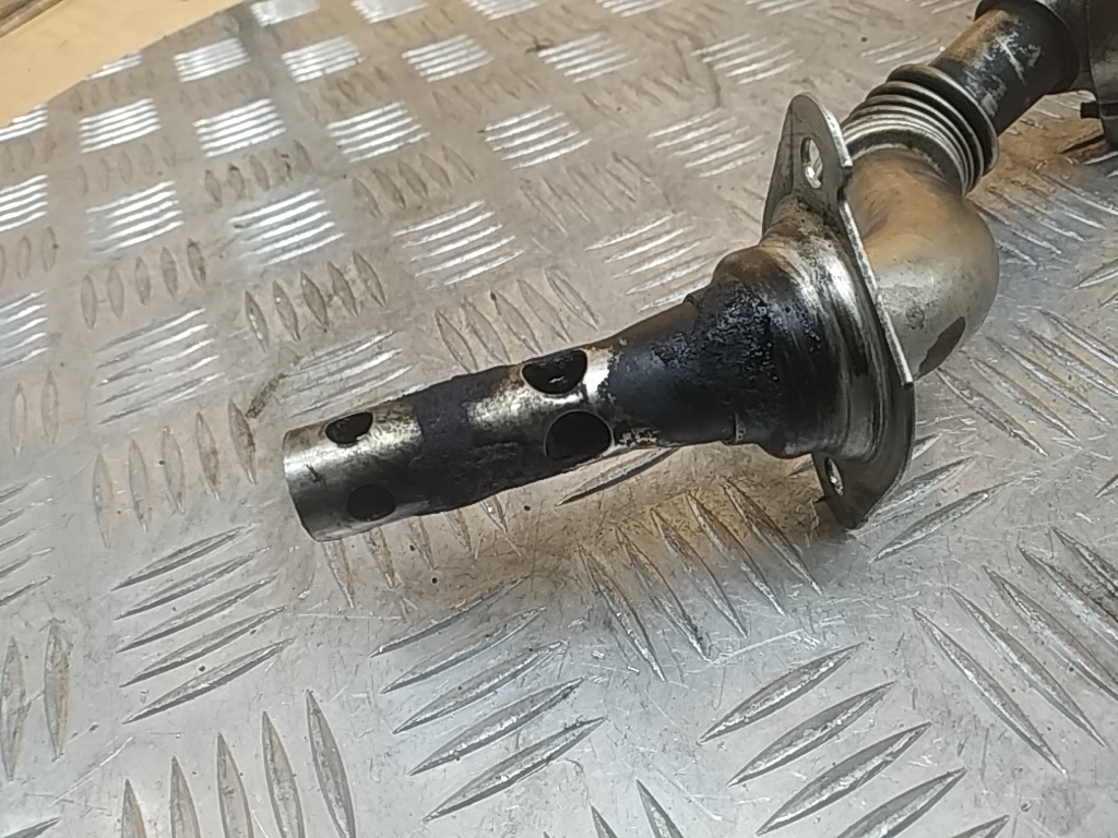 Трубка картерных газов